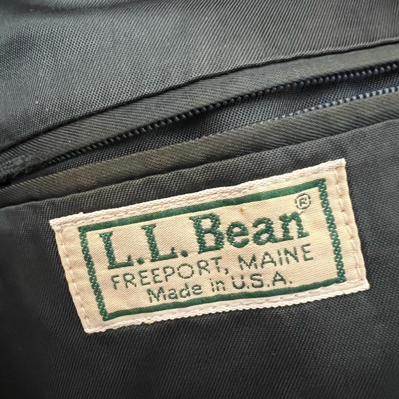 L L Bean mens blazer with gold buttons size 42R imported fabrics. - Picture 9 of 9